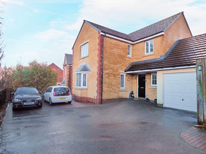 4 Bedroom Detached House For Sale In Gallt Y Ddrudwen, Broadlands, Bridgend, CF31