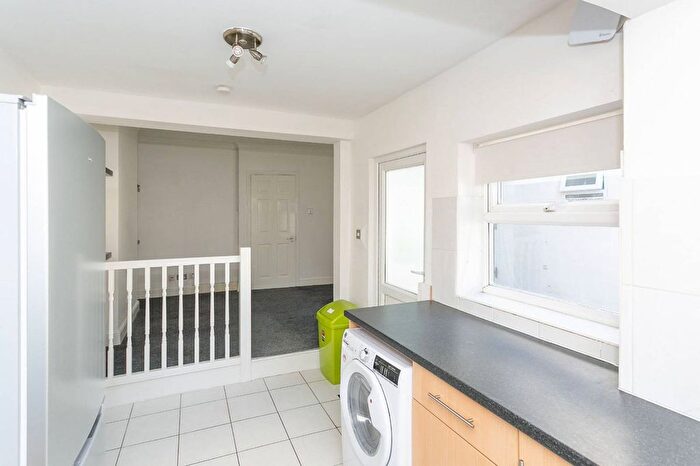 1 Bedroom Maisonette To Rent In Queens Road, Watford, WD17