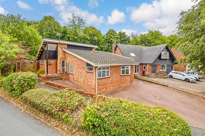 3 Bedroom Detached Bungalow For Sale In Fernbank Close, Walderslade, Chatham, Kent, ME5