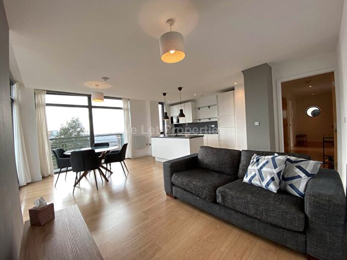 2 Bedroom Flat To Rent In Rossetti Place, Lower Byrom Street, M3