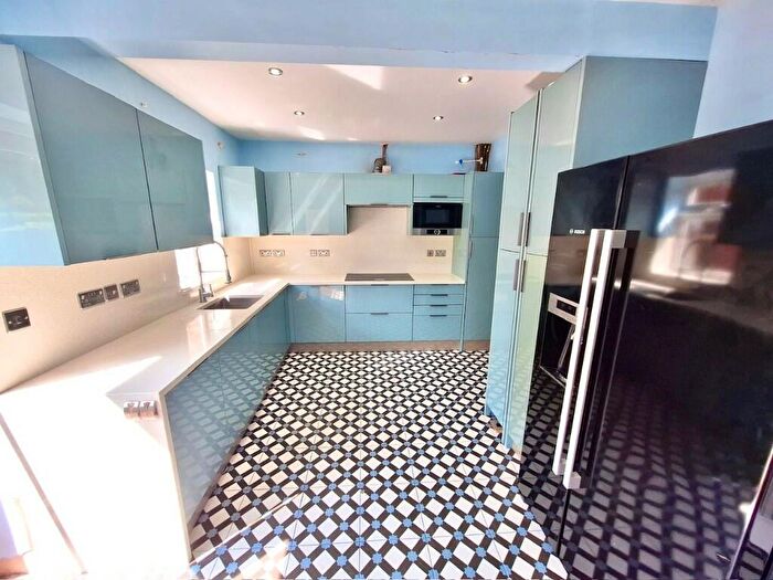 3 Bedroom Semi-Detached House To Rent In Black Prince Avenue, Cheylesmore, Coventry, CV3