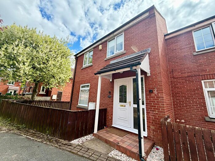 3 Bedroom Semi Detached House For Sale In Oak Hill, Coulby Newham, Middlesbrough, TS8