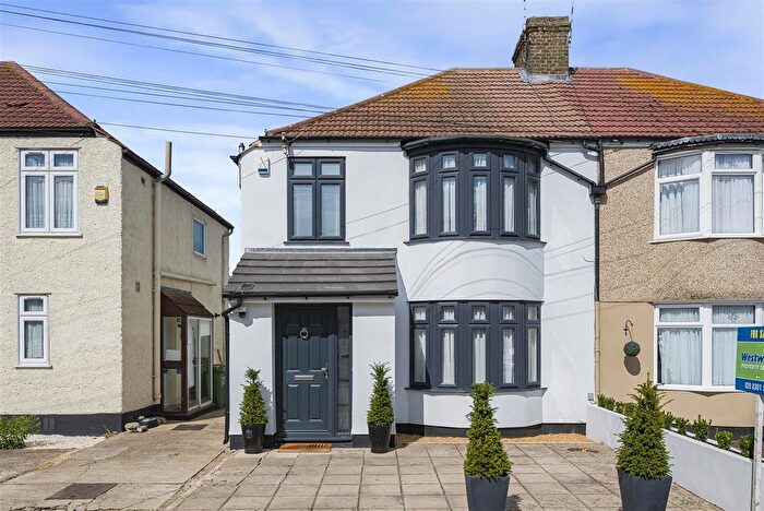 3 Bedroom Semi Detached House For Sale In Exeter Road, Welling, DA16