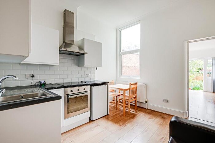 1 Bedroom Flat To Rent In Manstone Road, London, NW2