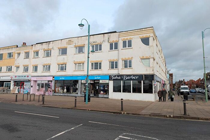 3 Bedroom Apartment For Sale In Solent Court Mansions, Pier Street, Lee On The Solent, PO13