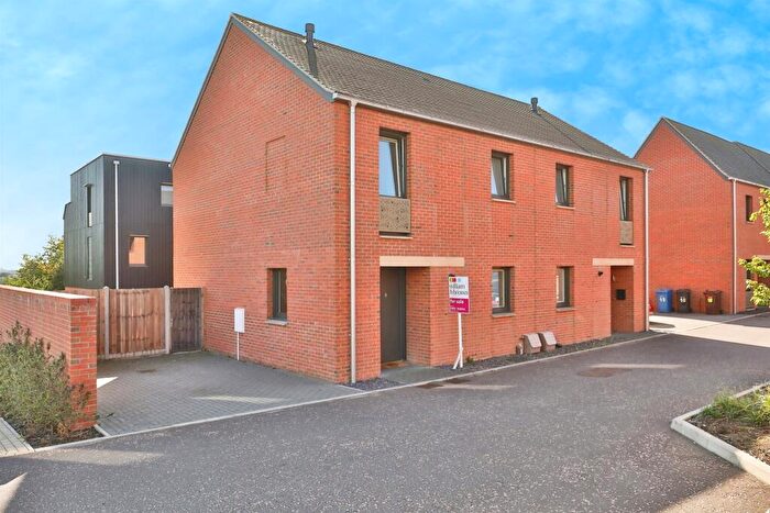 3 Bedroom Semi-Detached House For Sale In Broomsfield, Norwich, NR5