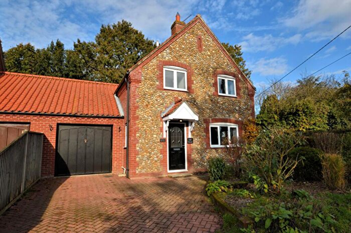 3 Bedroom Link Detached House To Rent In Hindolveston, NR20