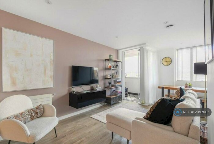 1 Bedroom Flat To Rent In Woods Road, London, SE15