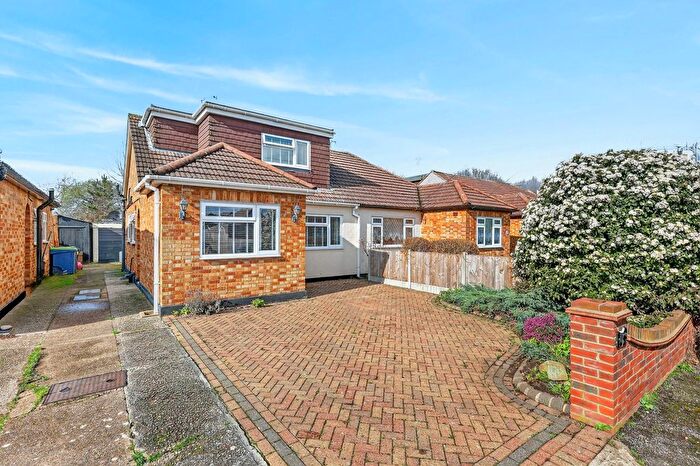 3 Bedroom Semi Detached House For Sale In Prestwood Close, Thundersley, SS7