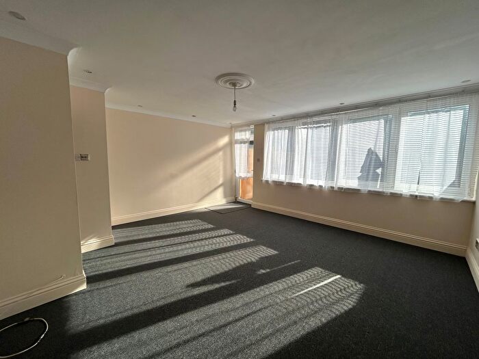 3 Bedroom Maisonette To Rent In Gainsborough Avenue, London, E12