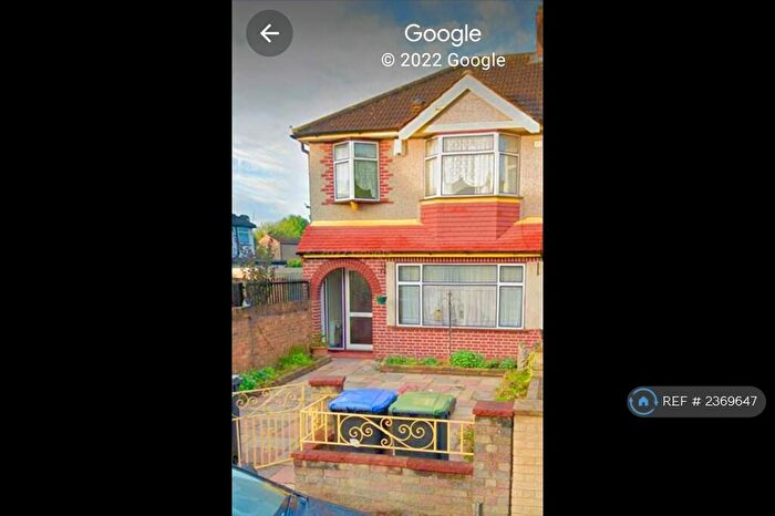 3 Bedroom Semi-Detached House To Rent In Richmond Crescent, London, N9