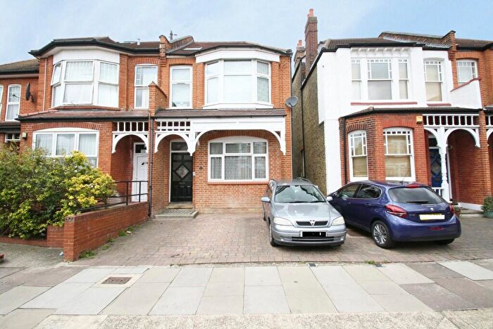 1 Bedroom Apartment To Rent In Roseneath Avenue, Winchmore Hill, N21