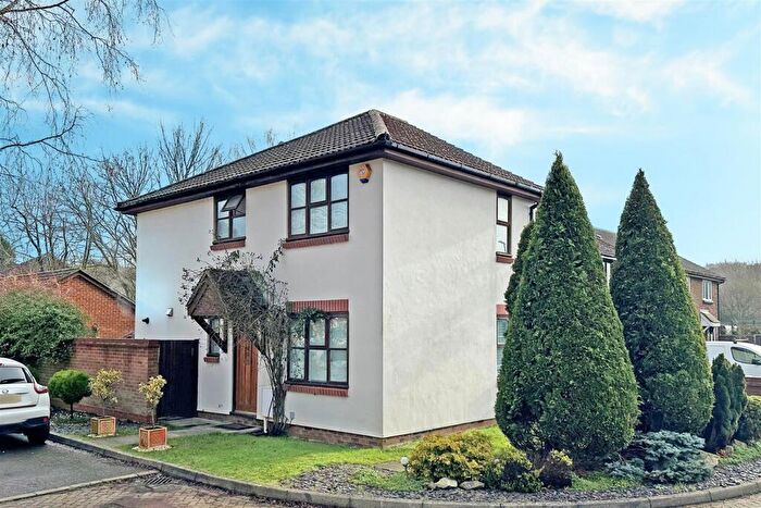 3 Bedroom End Of Terrace House For Sale In Wordsworth Mead, Redhill, RH1