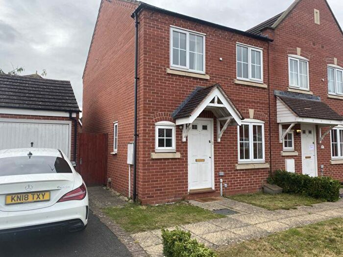 3 Bedroom End Of Terrace House To Rent In , Swift Close, Grange Park, Northampton, NN4