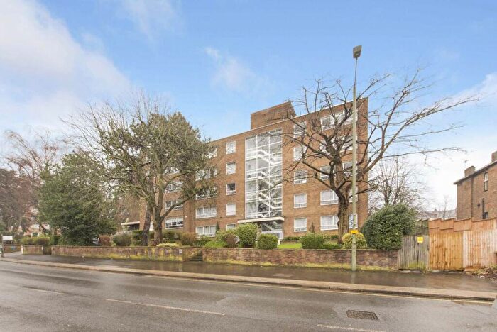 2 Bedroom Flat For Sale In High Mount, Hendon, NW4