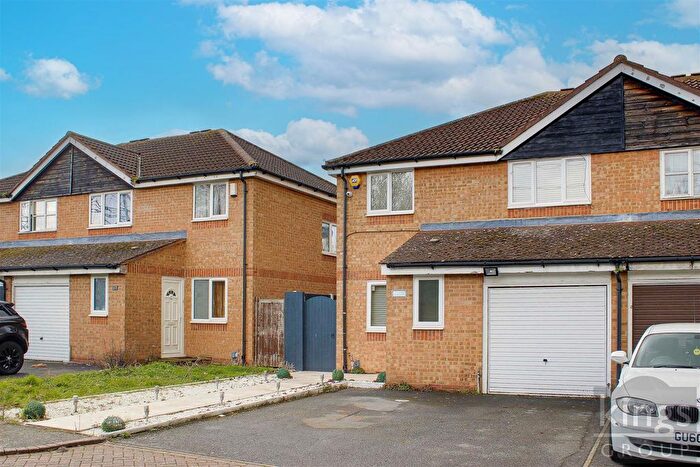 3 Bedroom Semi-Detached House For Sale In George Lovell Drive, Enfield, EN3