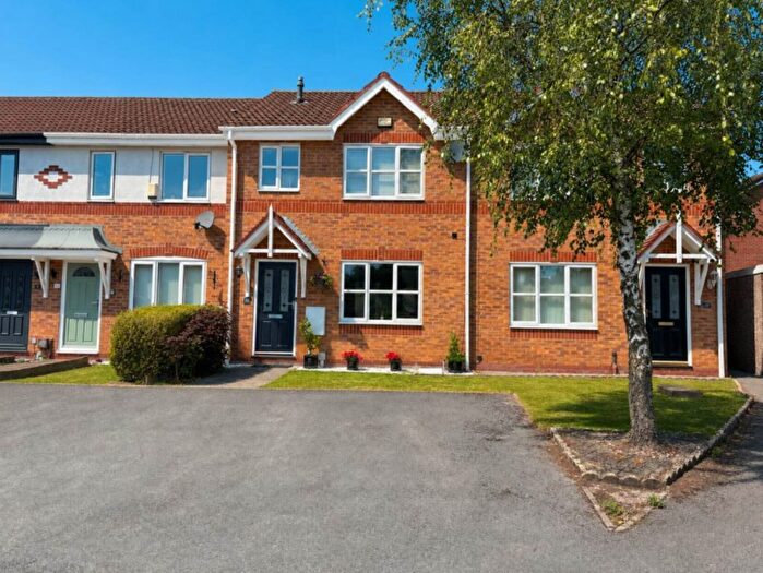 3 Bedroom Town House For Sale In Alasdair Close, Chadderton, OL9