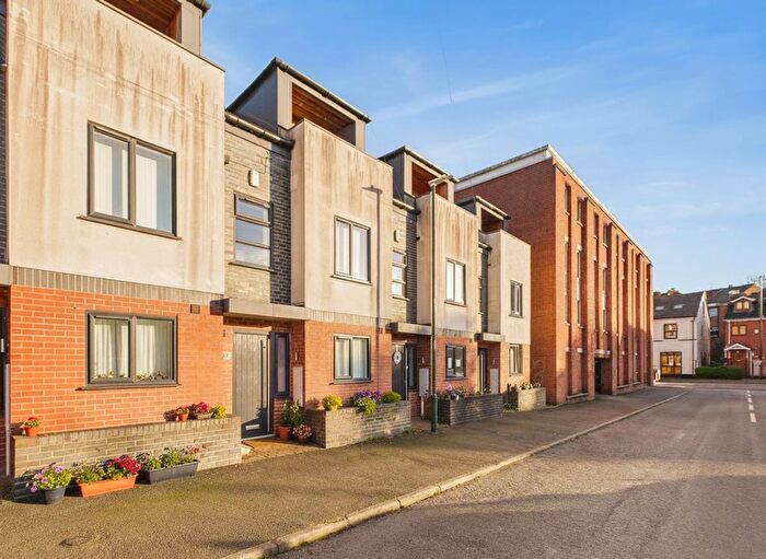 3 Bedroom Town House For Sale In Sceptre Street, Sherwood, Nottingham, NG5