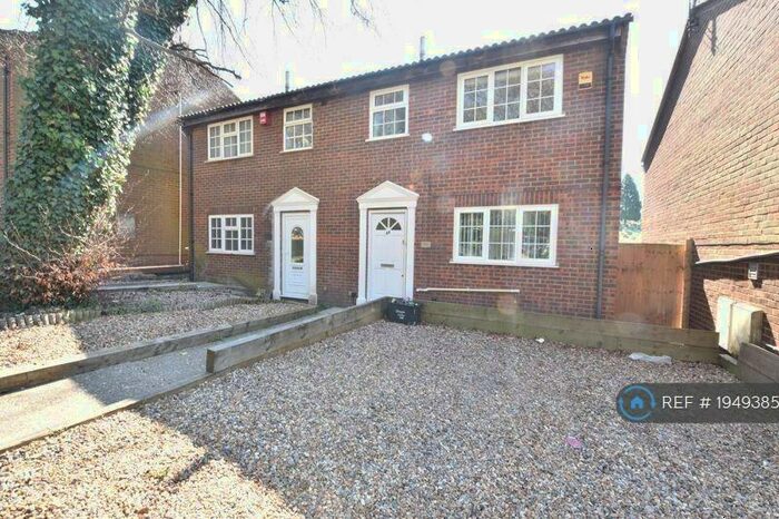 3 Bedroom Semi-Detached House To Rent In Crawley Green Road, Luton, LU2