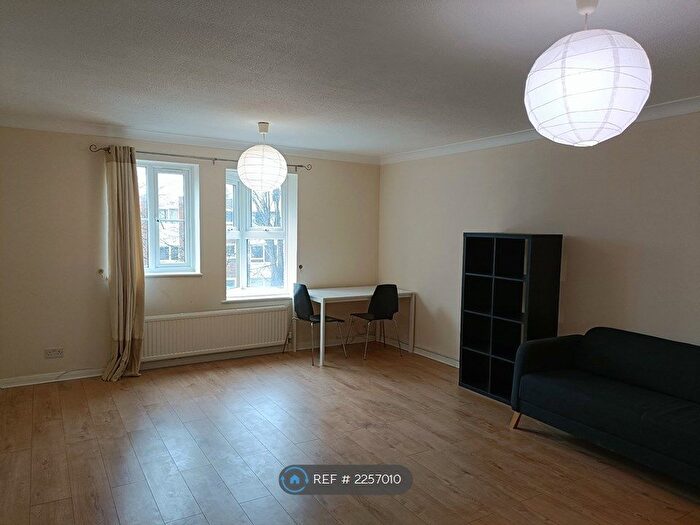 2 Bedroom Flat To Rent In Overton Road, Sutton, SM2