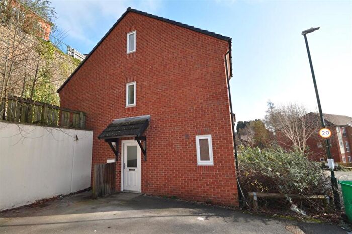 3 Bedroom Semi Detached House To Rent In Conway Close, Nottingham, NG3