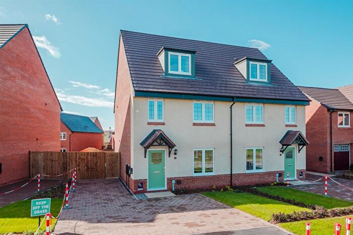 4 Bedroom Semi-Detached House To Rent In Higherside Drive, Whiston, Knowsley, L35