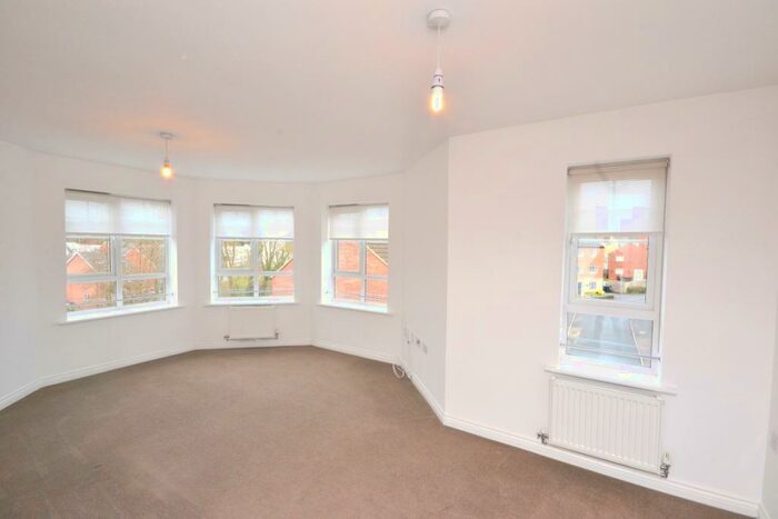 2 Bedroom Flat To Rent In Wildacre Drive, Northampton, NN3