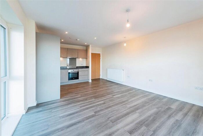 2 Bedroom Flat For Sale In Azera, Capstan Road, Southampton, Hampshire, SO19