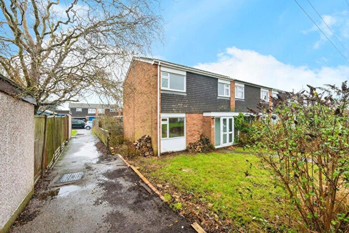 3 Bedroom End Of Terrace House For Sale In Eastnor Gardens, Bedford, Bedfordshire, MK41