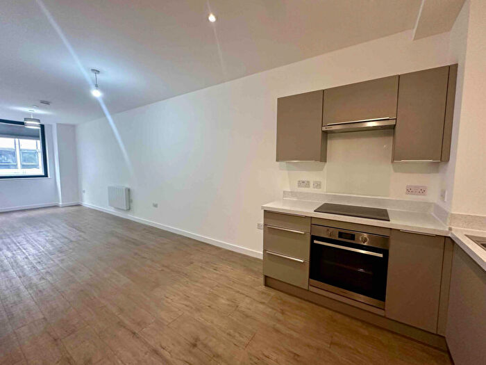 1 Bedroom Flat To Rent In Baryta House, Victoria Avenue, Southend On Sea, Essex, SS2