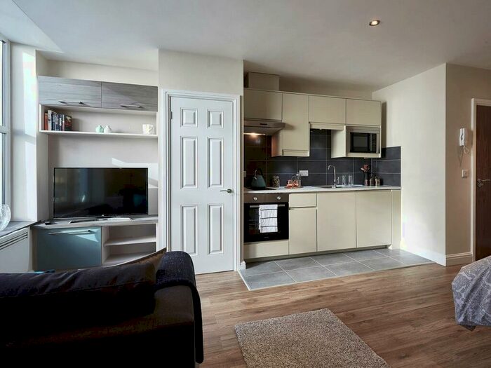 Apartment To Rent In Apt, Eagle House #, M3