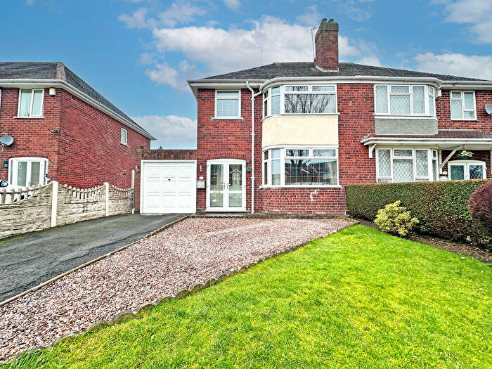 3 Bedroom Semi Detached House For Sale In Powis Avenue, Tipton, DY4