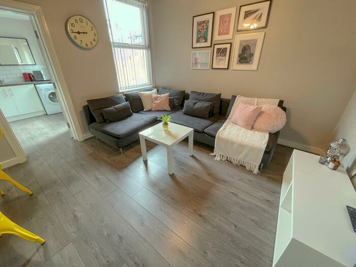 4 Bedroom Terraced House To Rent In Empress Road, L7