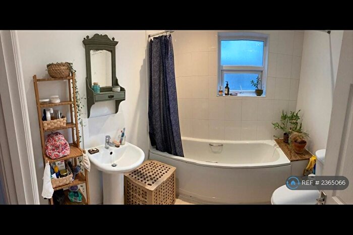 2 Bedroom End Of Terrace House To Rent In Bath Street, Bristol, BS3