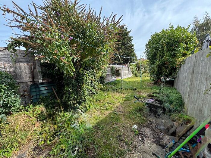 3 Bedroom Terraced House For Sale In Pretoria Road, Romford, London, RM7