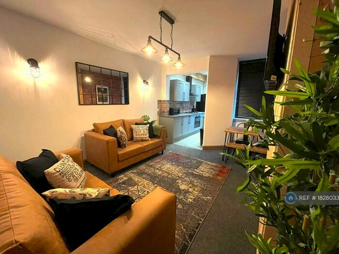 4 Bedroom Terraced House To Rent In Spencer Road, Stoke-On-Trent, ST4