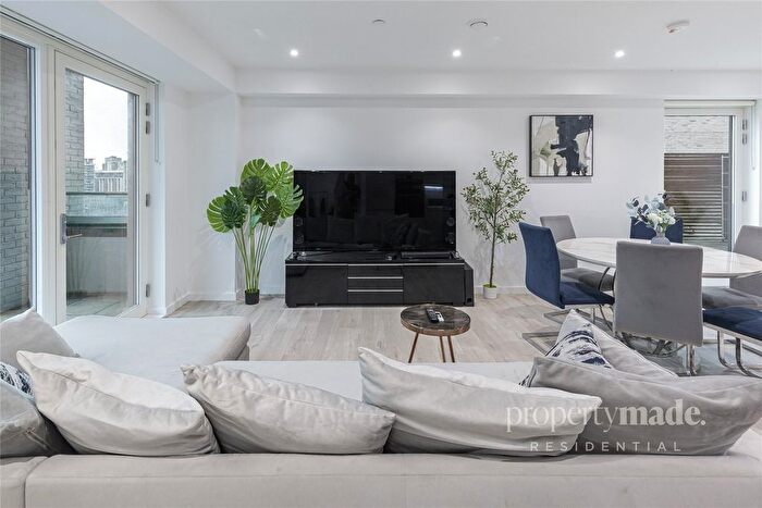 3 Bedroom Flat For Sale In Tyburn Gardens, , Peto Street North, London, E16