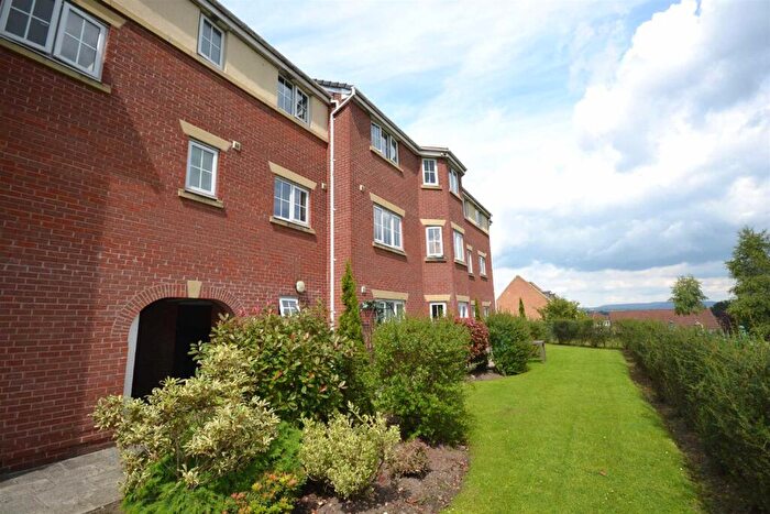 2 Bedroom Apartment To Rent In Dingle Close, Radcliffe, Manchester, M26