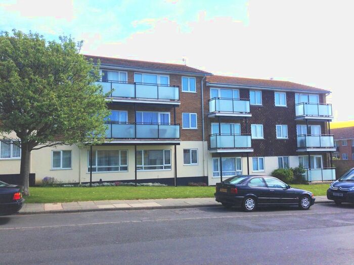 1 Bedroom Flat To Rent In Mayfield Court, Saltdean, BN2