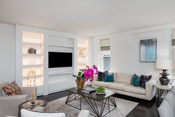 1 Bedroom Flat To Rent In Duke Street, Mayfair, London, United Kingdom, W1K