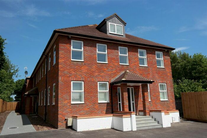 Studio To Rent In Porters Wood, St Albans, Hertfordshire, AL3