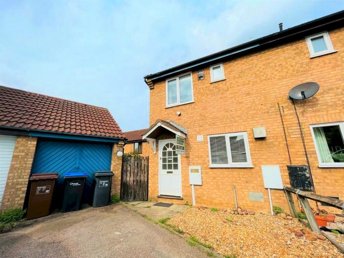 2 Bedroom Semi-Detached House To Rent In Brashland Drive, East Hunsbury, Northampton, NN4