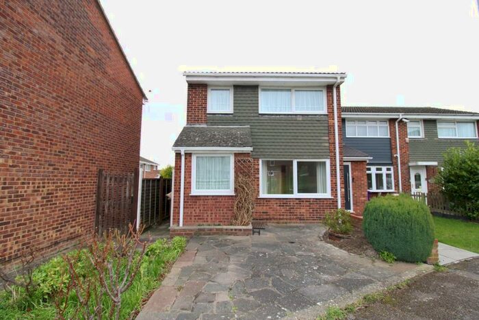 3 Bedroom End Of Terrace House To Rent In Spenser Close, Royston, SG8