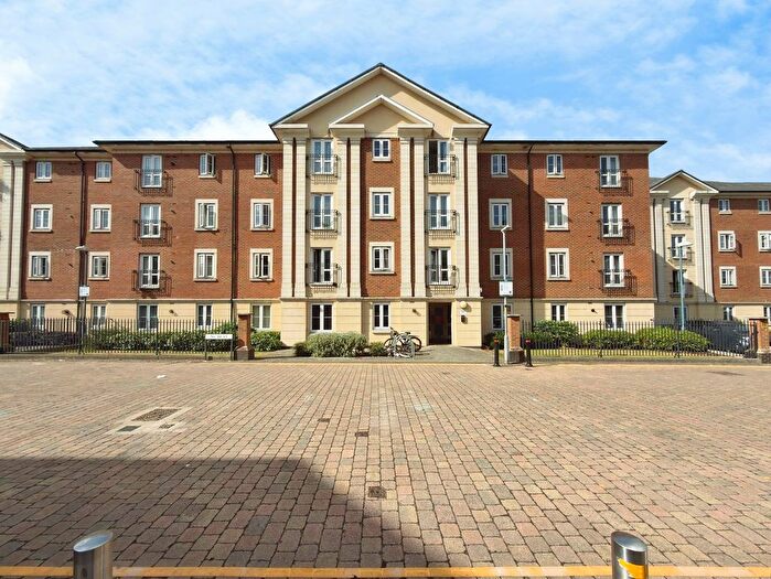 2 Bedroom Flat To Rent In Brunel Crescent, Swindon, SN2