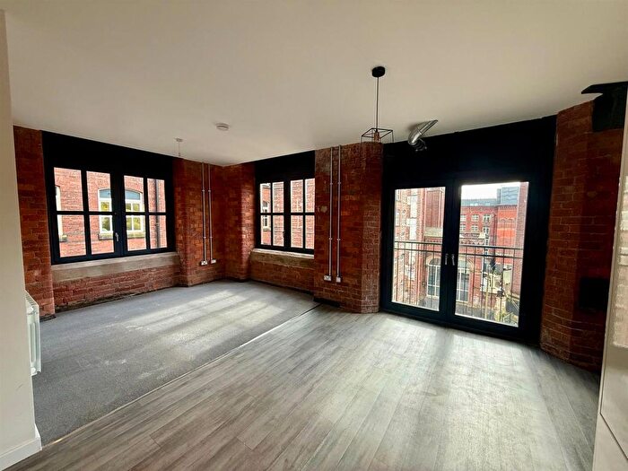 2 Bedroom Flat To Rent In Water Street, Stockport, SK1
