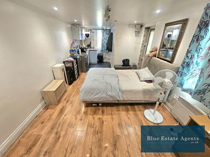 1 Bedroom Flat To Rent In Dorset Waye, Hounslow, TW5