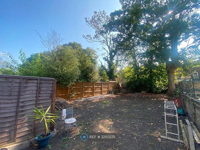 Studio To Rent In Evering Road, London, E5