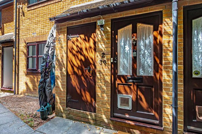 1 Bedroom Flat For Sale In Brandon Way, Birchington, Kent, CT7