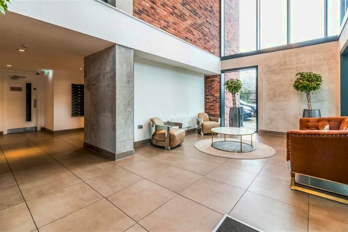 2 Bedroom Flat To Rent In . Wilburn Basin, Ordsall Lane, Salford, M5