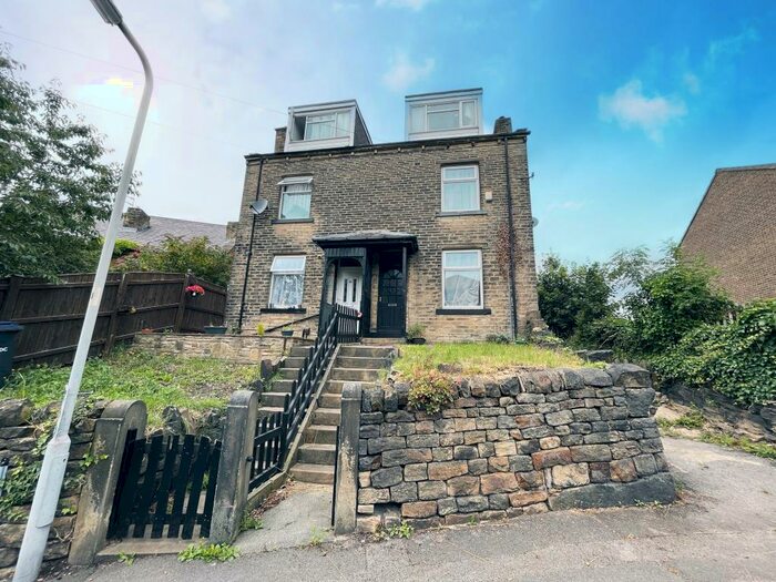 4 Bedroom Semi-Detached House To Rent In Rochester Street, Shipley, BD18